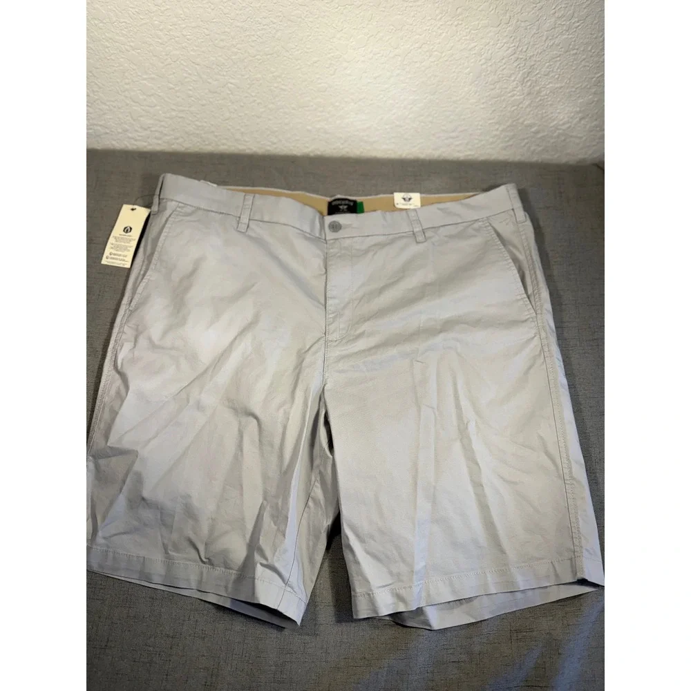 Dockers Ultimate Short Mens 42 Light Grey Flex Comfort Waistband Chino NEW